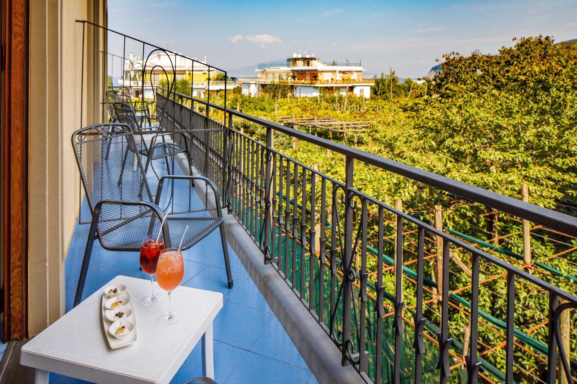 Hotel Zi' Teresa Сорренто Экстерьер фото