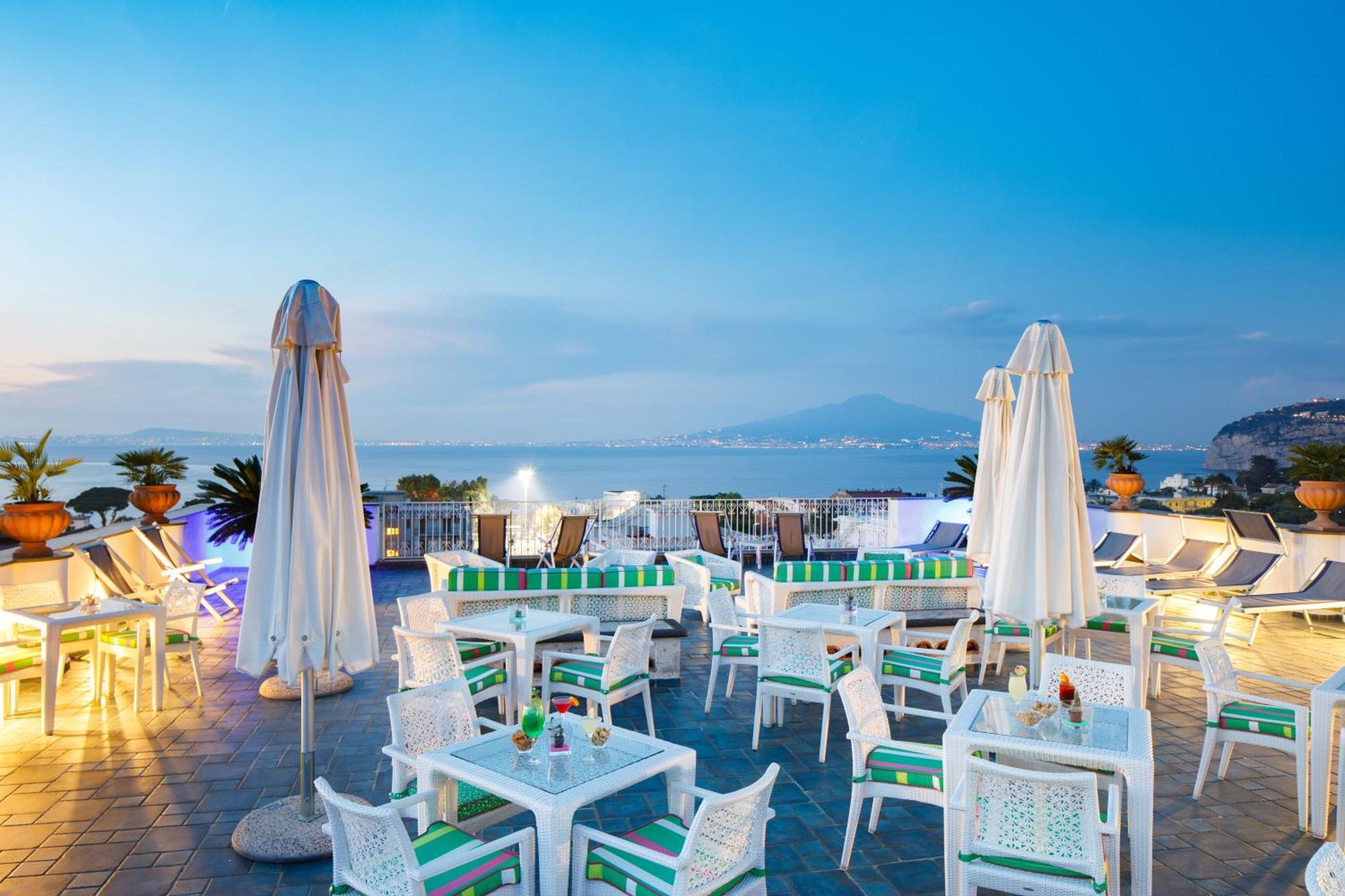 Hotel Zi' Teresa Сорренто Экстерьер фото