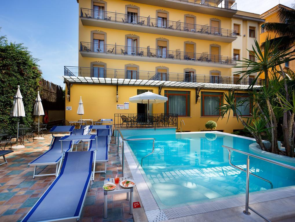 Hotel Zi' Teresa Сорренто Экстерьер фото
